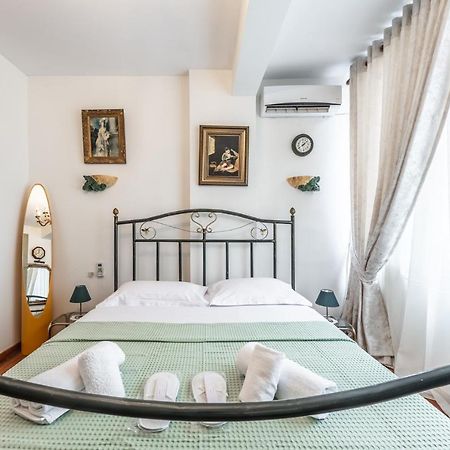 Vintage And Warm 2Br Apartament In Tiranë Luaran gambar
