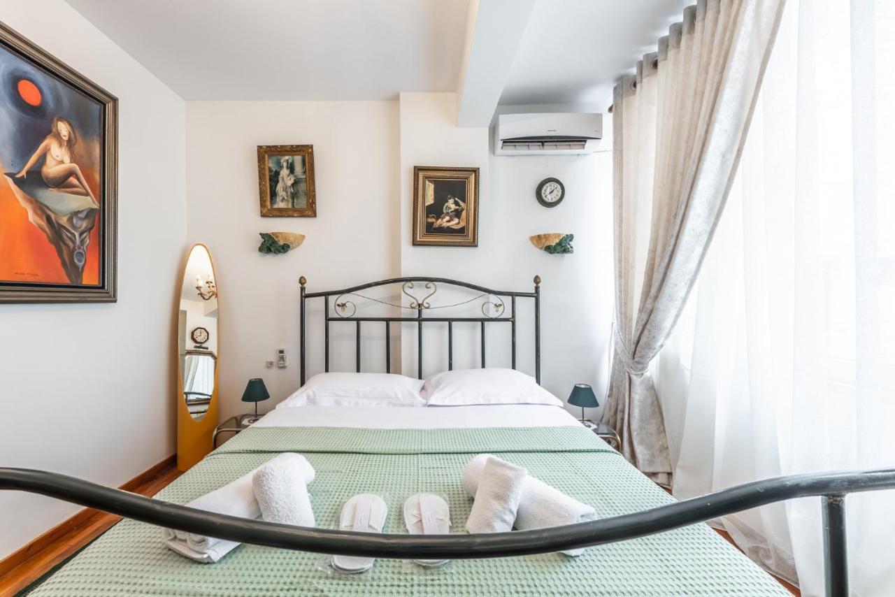 Vintage And Warm 2Br Apartament In Tiranë Luaran gambar