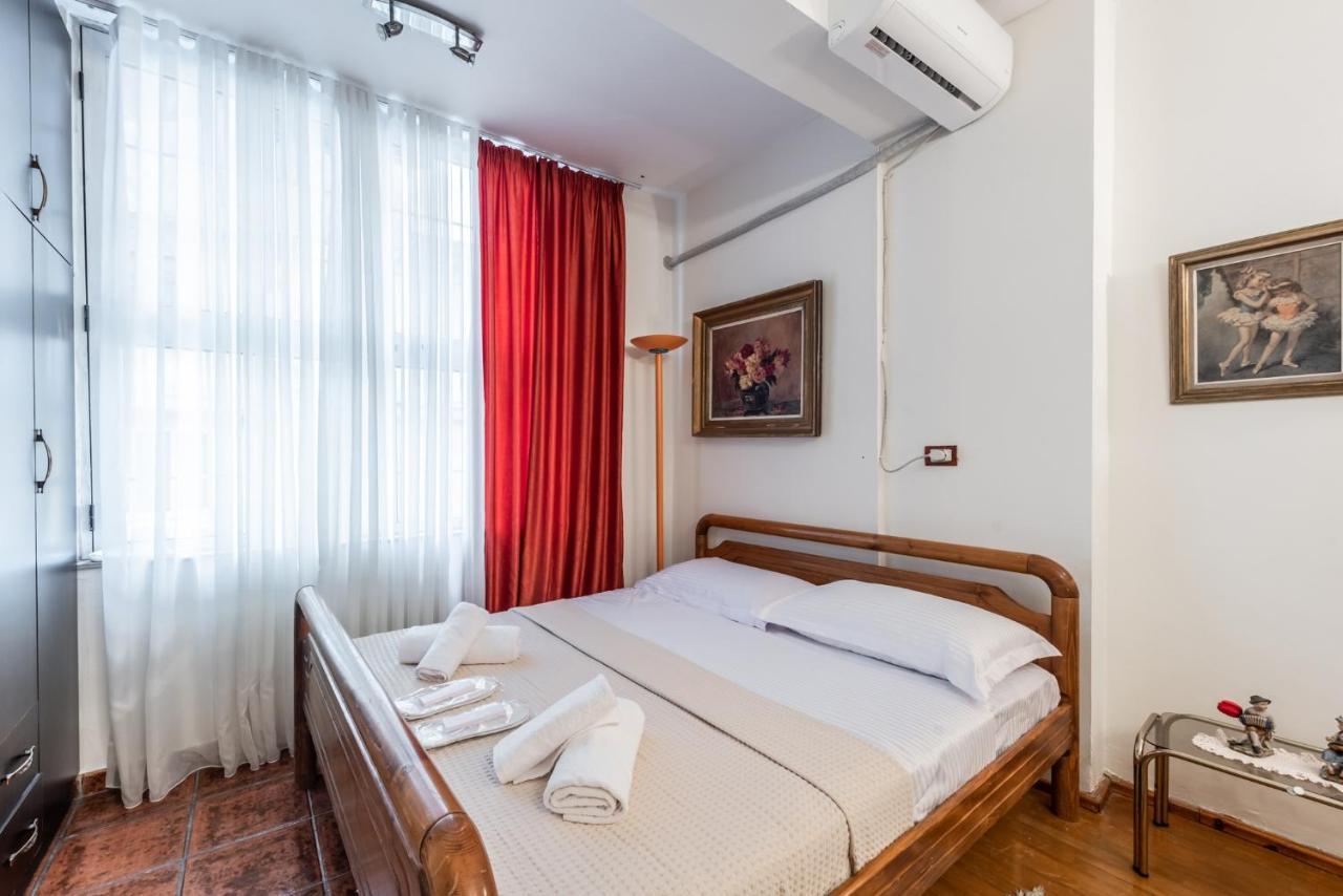 Vintage And Warm 2Br Apartament In Tiranë Luaran gambar