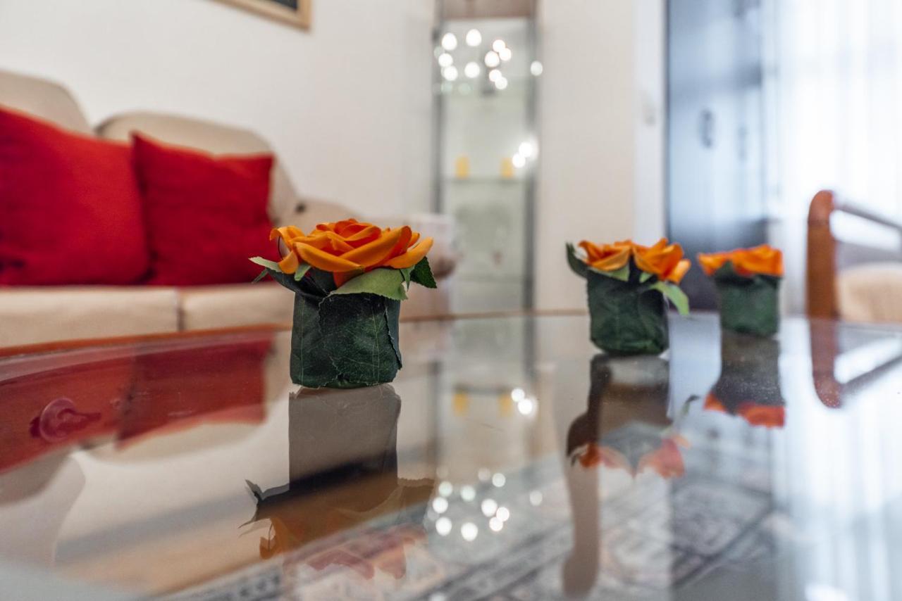 Vintage And Warm 2Br Apartament In Tiranë Luaran gambar